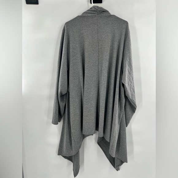 Torrid grey kimono brushed ponte charcoal shark bite hem size 6 cardigan - Picture 8 of 10